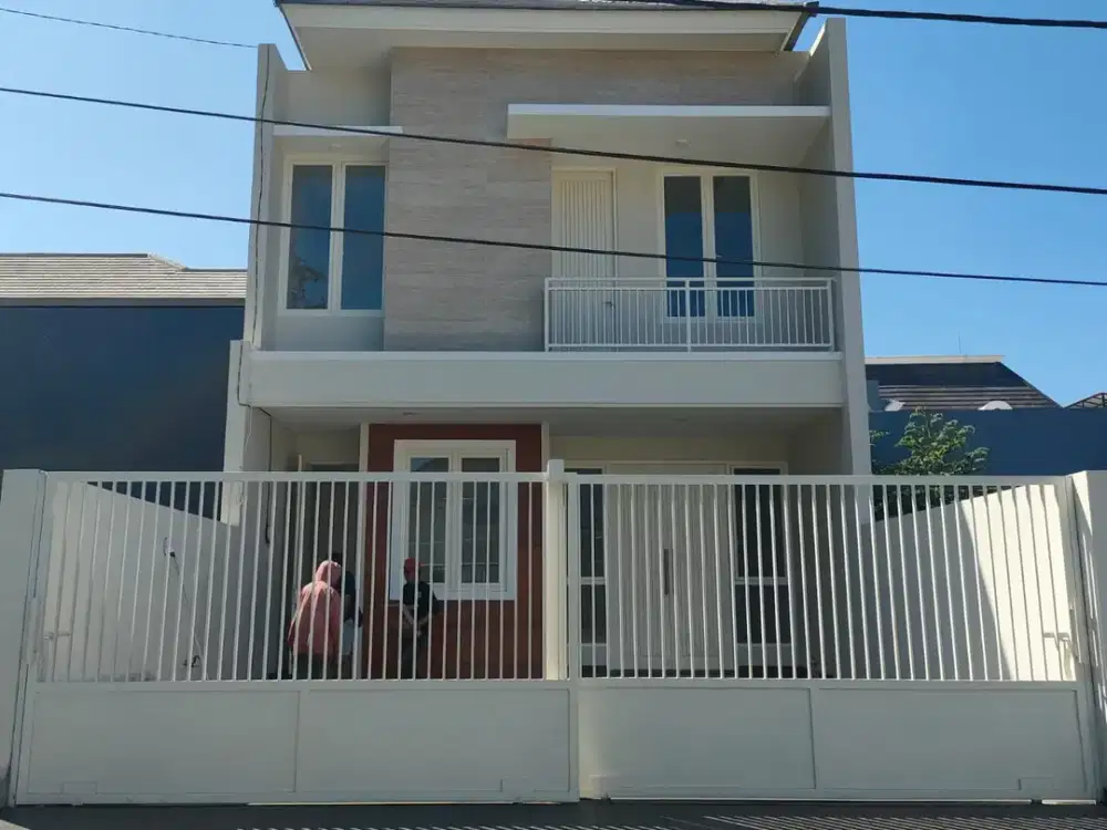 Rumah Baru Gayungsari 2 Lantai Minimalis Siap Huni, Dekat A. Yani