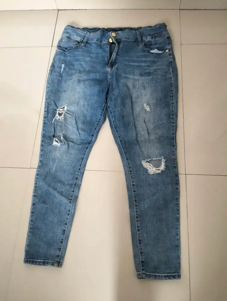 Jeans wanita jumbo