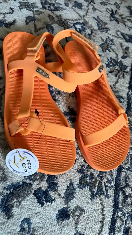 Sendal wanita size 35