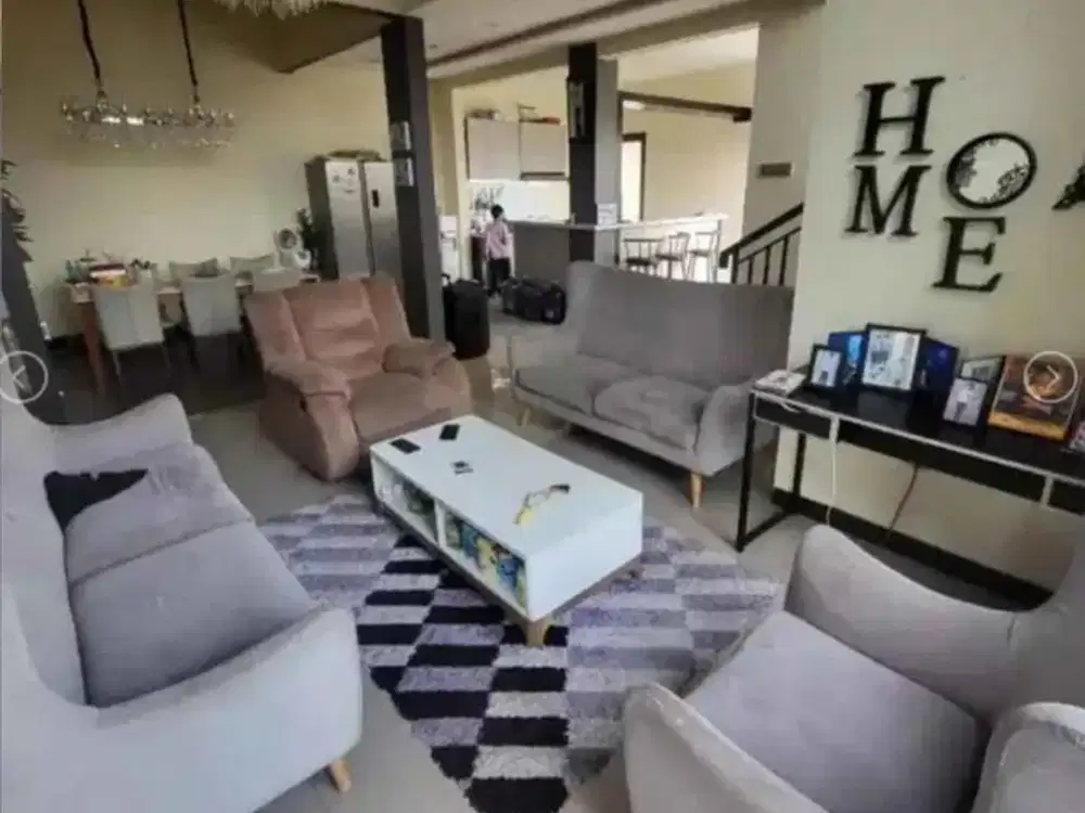 RUMAH TIGA LANTAI FURNISH DEKAT PASAR LEMBANG
