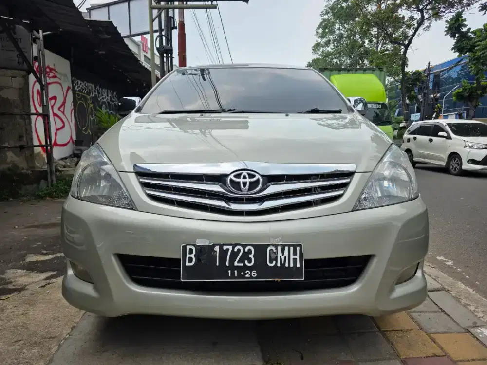 INNOVA V LUXURY AT 2007