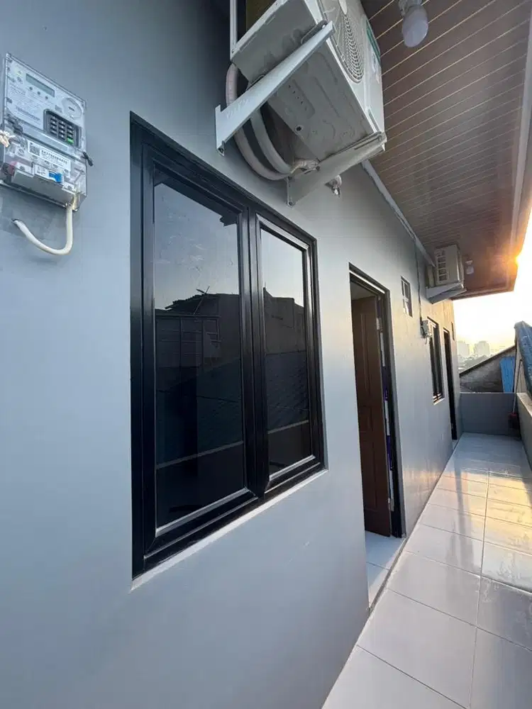 Kontrakan / Kos Baru Strategis — Ada Dapur, Kamar Mandi Dalam & Balkon