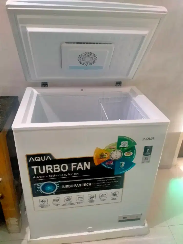 Kulkas Frozen merk Aqua