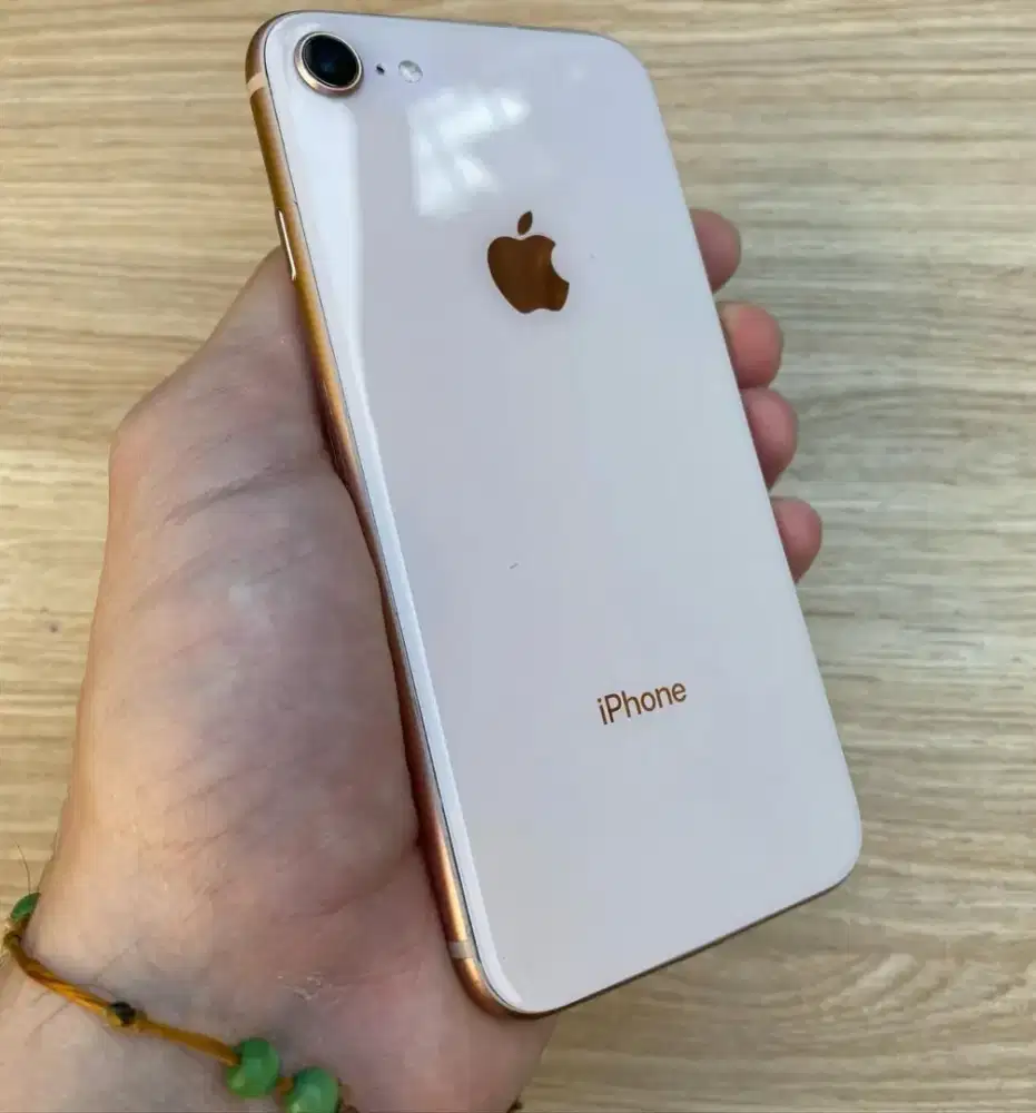 iPhone 8 Gold Mulus BH 95% Permanen –Bisa Cicilan&Paylater Mulai 200rb