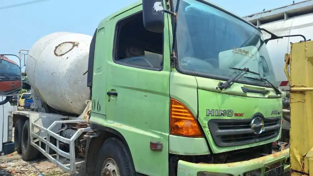Hino Lohan Tronton 6×4 FM 260 TI Mixer 7-8 Kubik Bio Solar Fullors