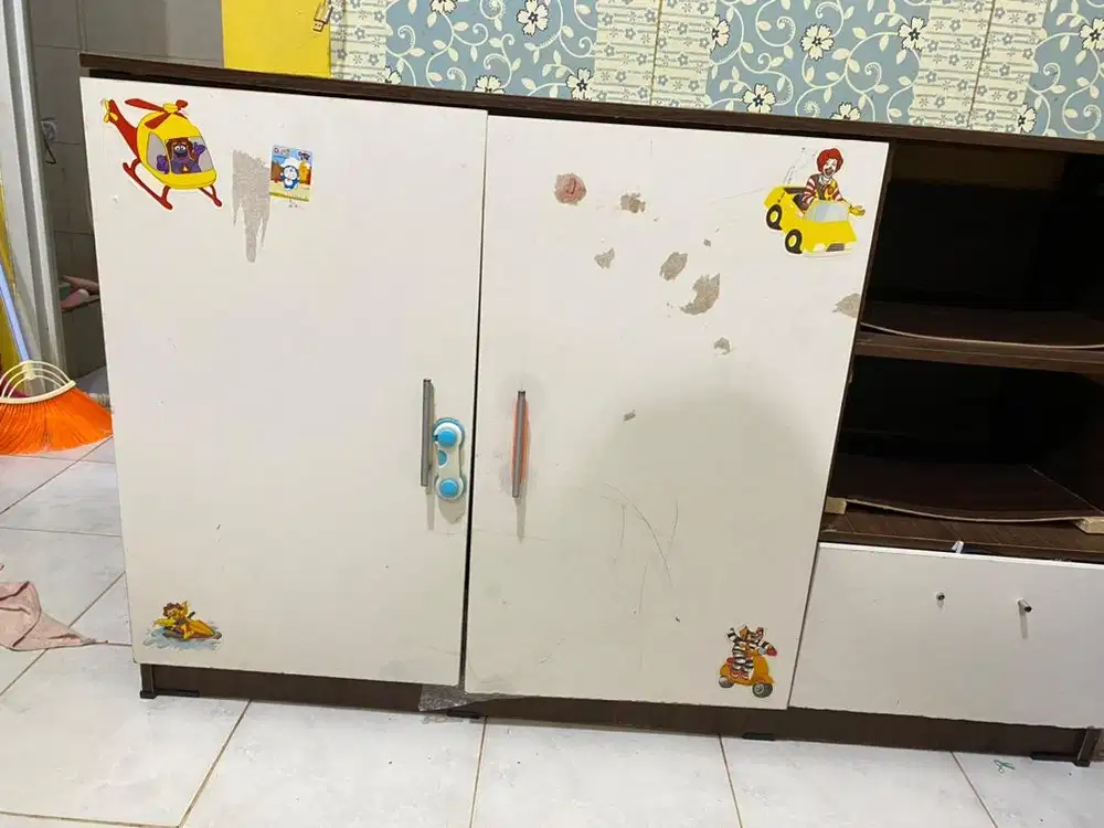 Jual Cepat Lemari Rak TV Pira Second