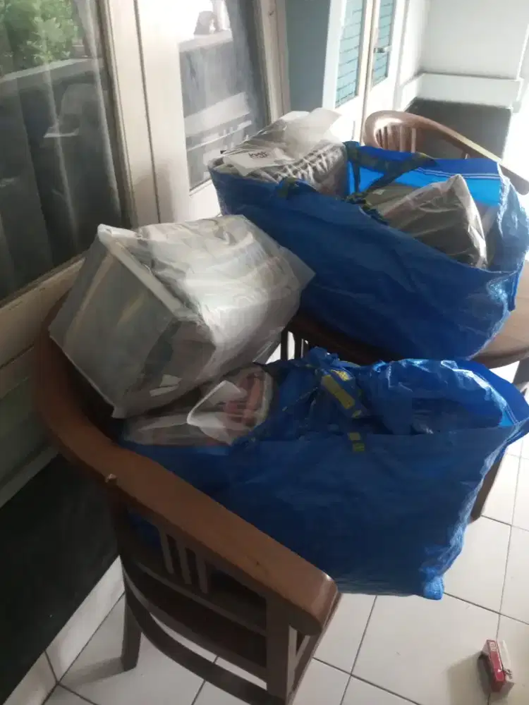 Dibutuhkan karyawan laundry bagian setrika uap yg pengalaman