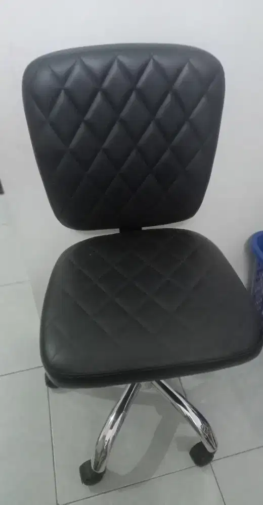 KURSI KANTOR RODA WARNA HITAM