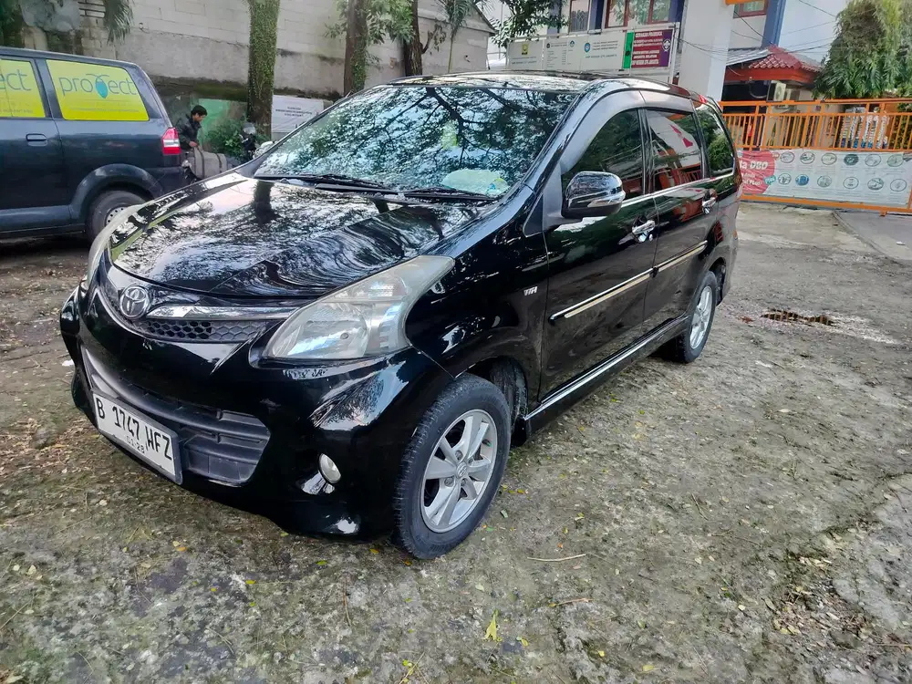 Toyota Avanza Veloz metic pakean 2013