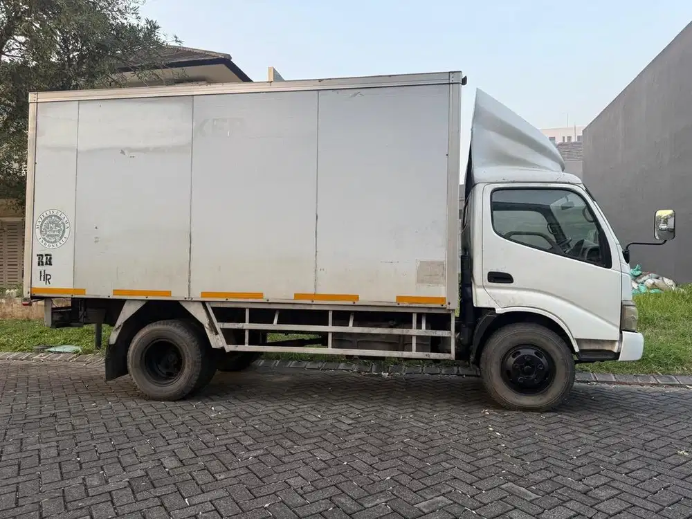 Hino Dutro 130MD