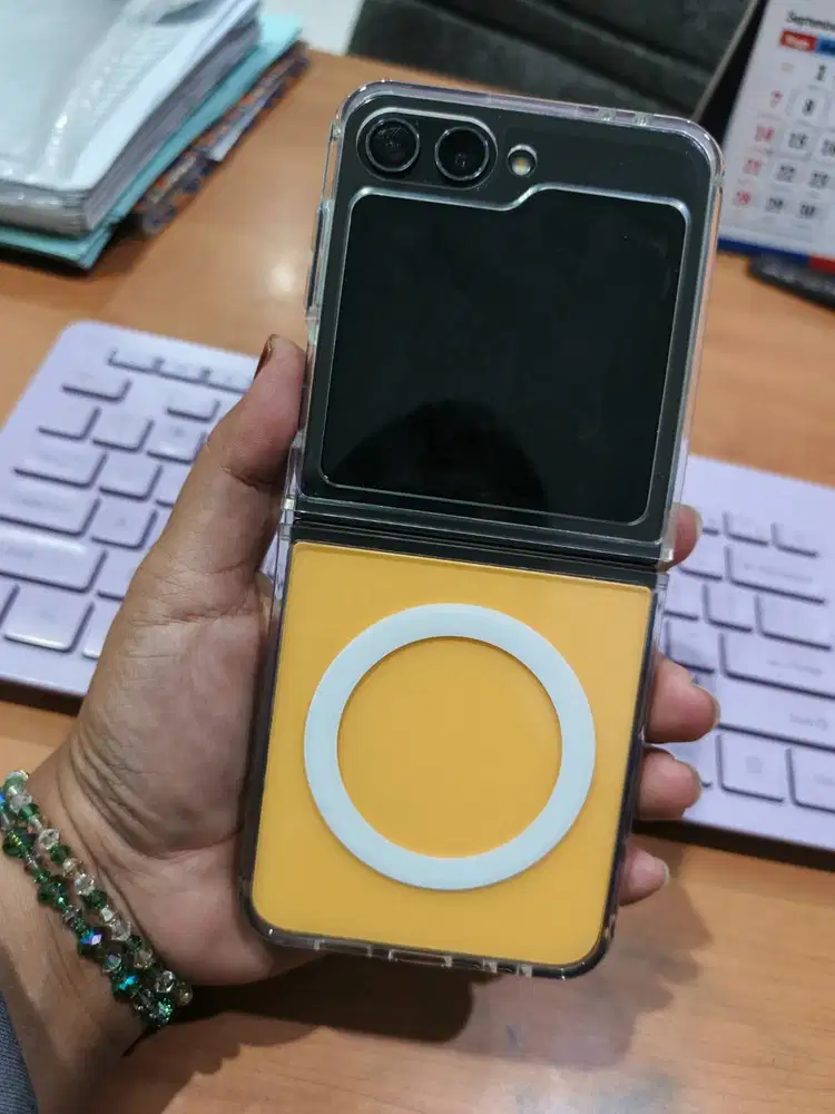 Samsung Z Flip 5 Yellow