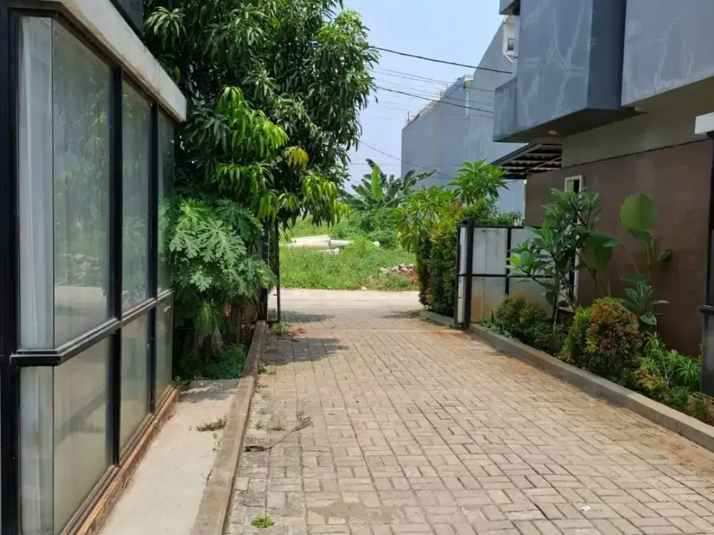 DIJUAL SEGERA RUMAH 3 LANTAI DI ADHYAKSA RESIDENCE,KARANG TENGAH,TANGERANG