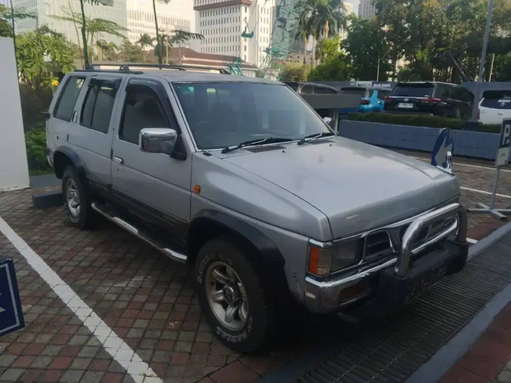 Terrano 2.4 Kingsroad F1 Bensin-MT 2002