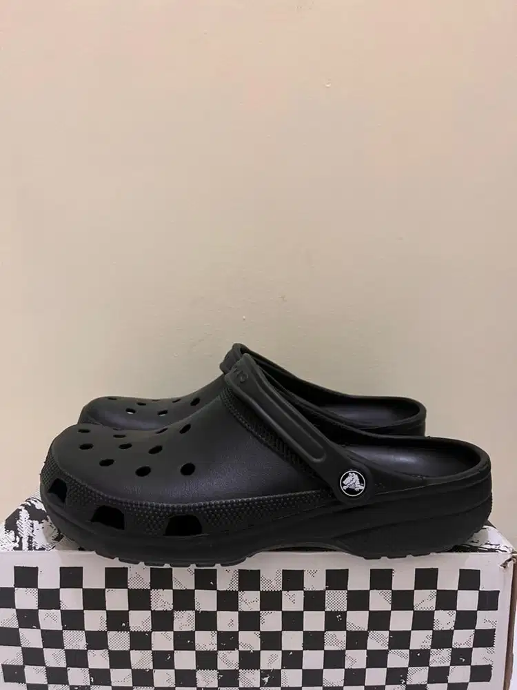SENDAL CROCS CLASSIC CLOG - BLACK