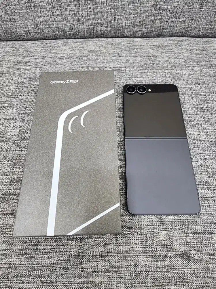 Samaung zflip 7 5G ram 12/512