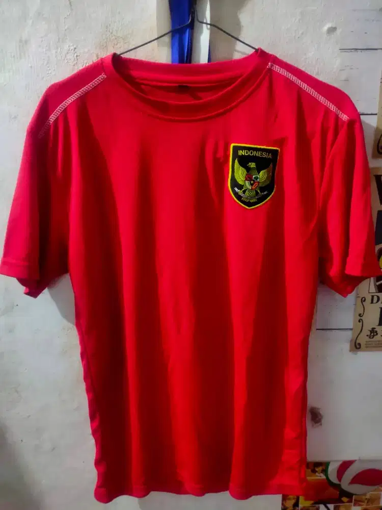 KAOS OLAHRAGA DRY-FIT 10 RIBUAN [PRE-LOVED]