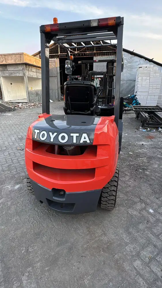 READY FORKLIFT BEKAS TOYOTA 3 TON MAST 3 METER