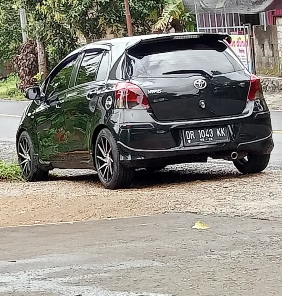 Dijual mobil yaris 2010 manual