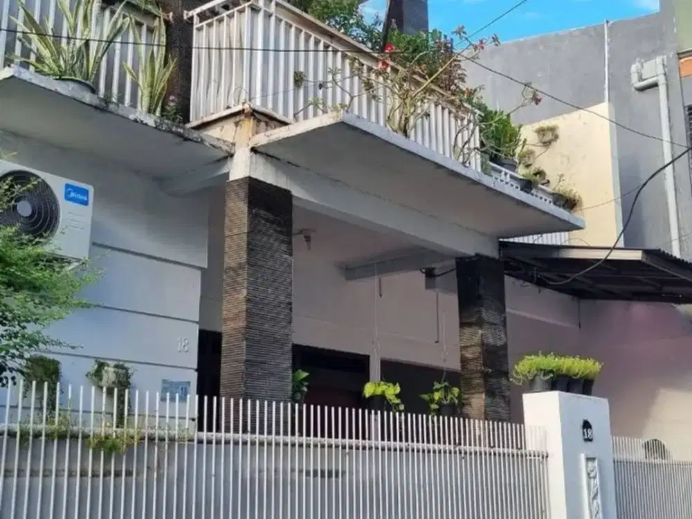 Rumah Cantik 2 Lantai di Rawamangun Balai Pustaka Jakarta Timur