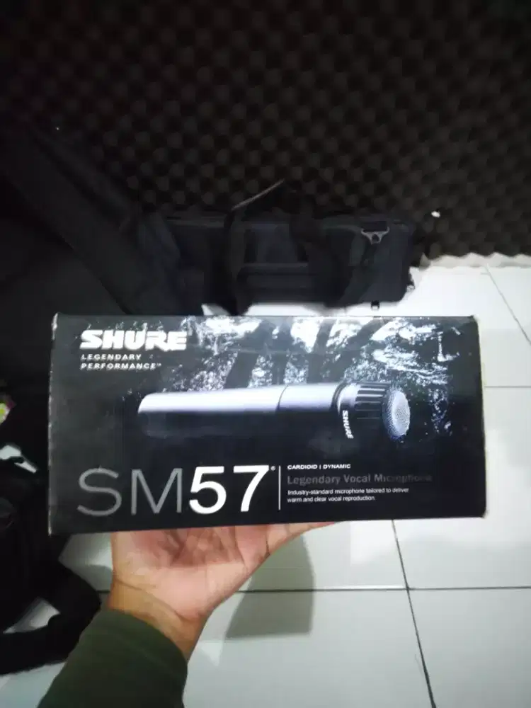 Shure SM57 Original + Kabel & Case – Kondisi Baik, Siap Pakai!