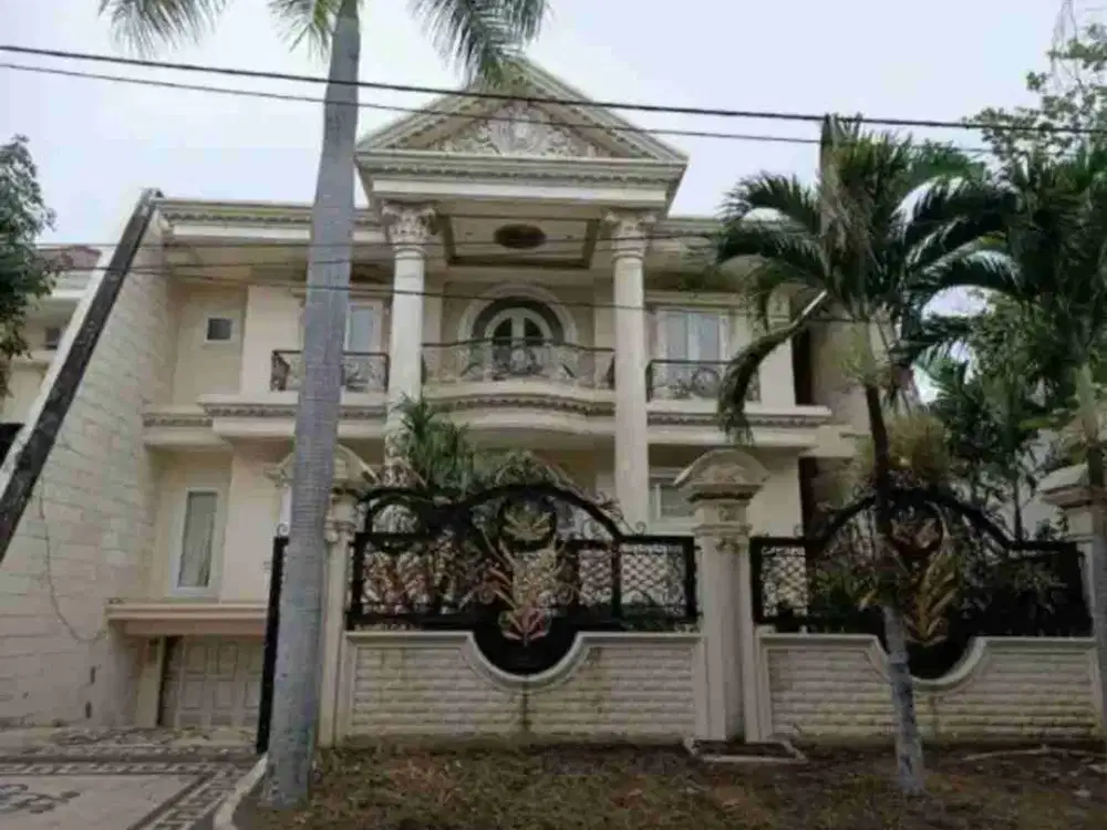 Dijual Rumah Classic Modern Galaxy Bumi Permai Araya 2 Surabaya Timur