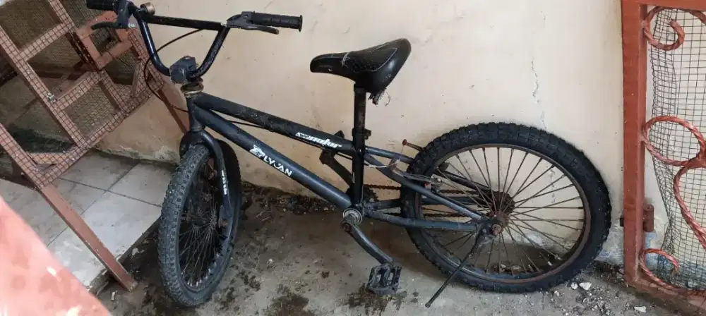 Sepeda BMX Senator