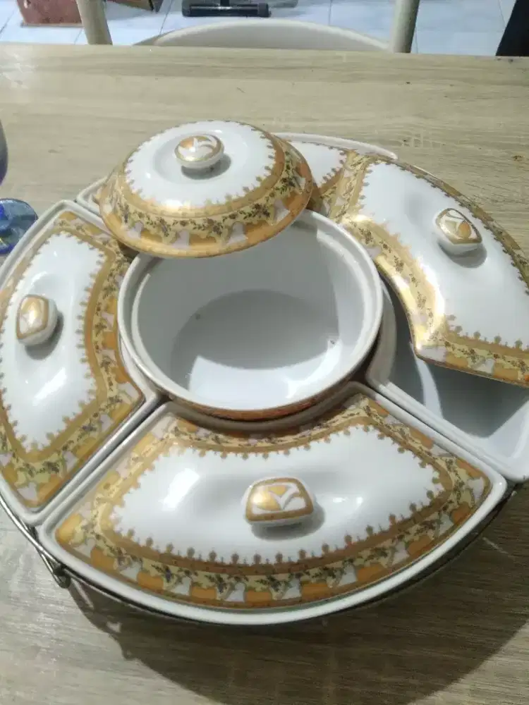 Satu set Vicenza Murah Vicenza Italy Design Piring Keramik