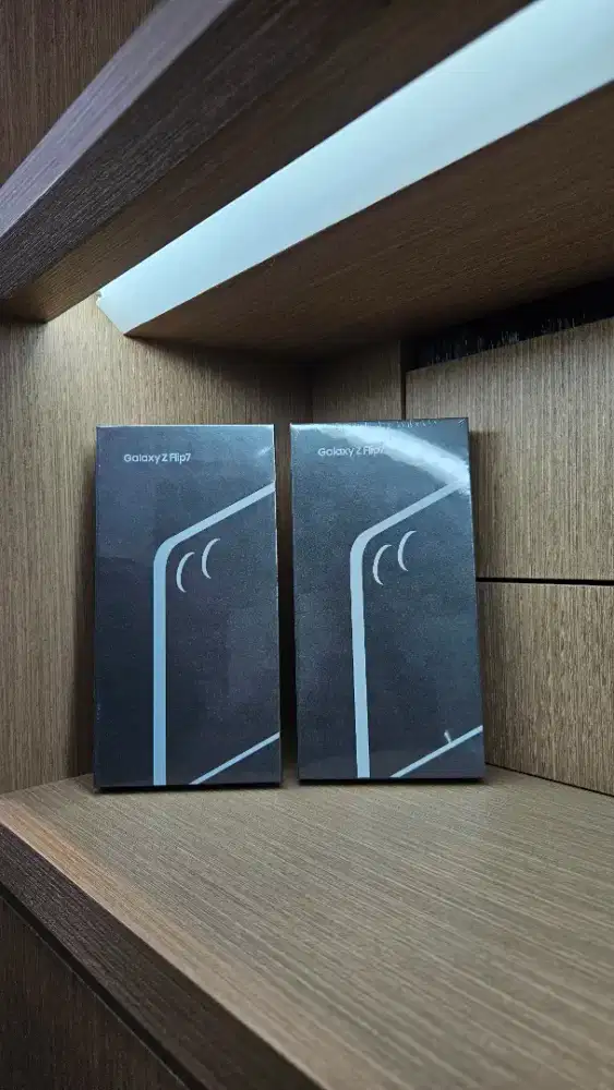 Samsung Galaxy Z Flip 7 12/512 Garansi Resmi
