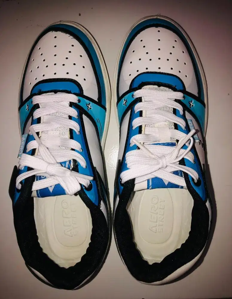 Sepatu Sneakers Wanita