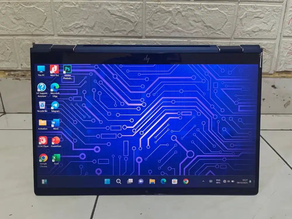 Dijual HP elite Dragonfly 2 in 1 Intel core i5 gen8 (ram 8/ nvme 512)
