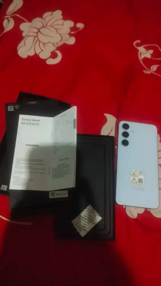 SAMSUNG S24FE  8/256GB