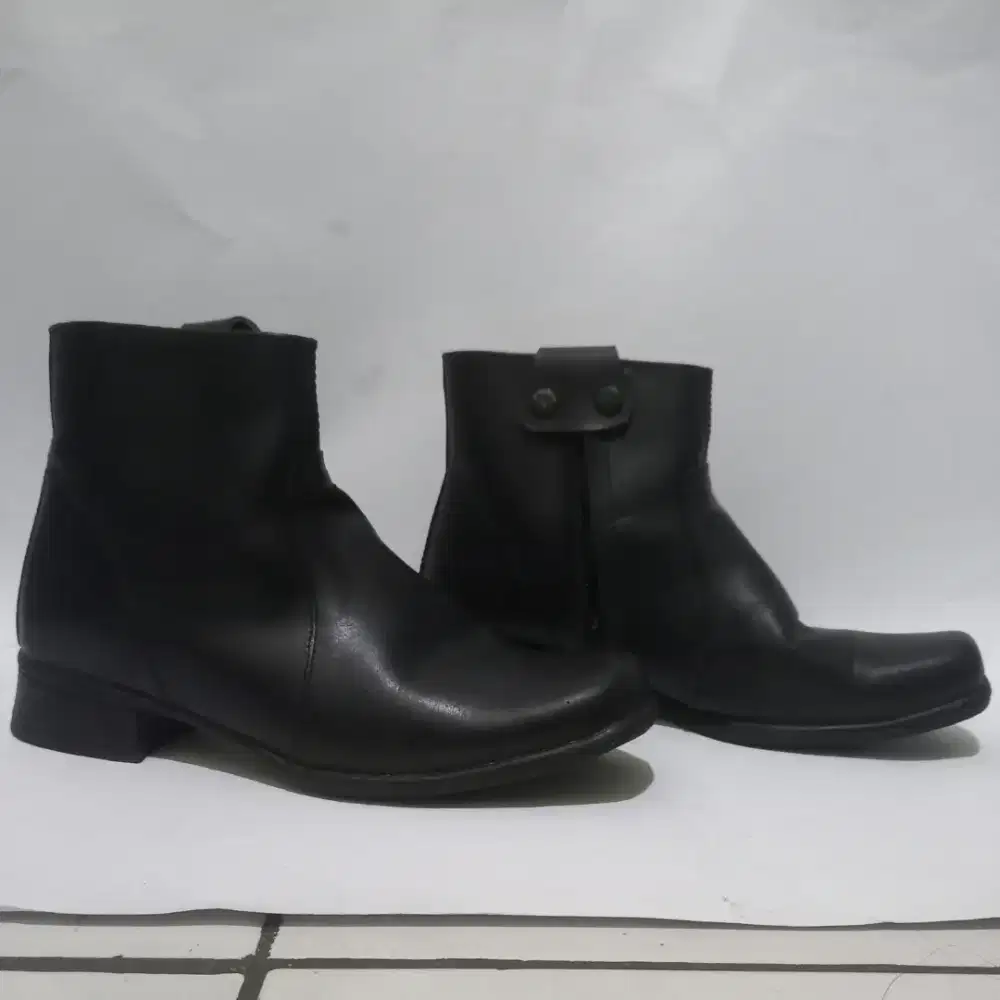 Sepatu pantofel formal wanita kulit