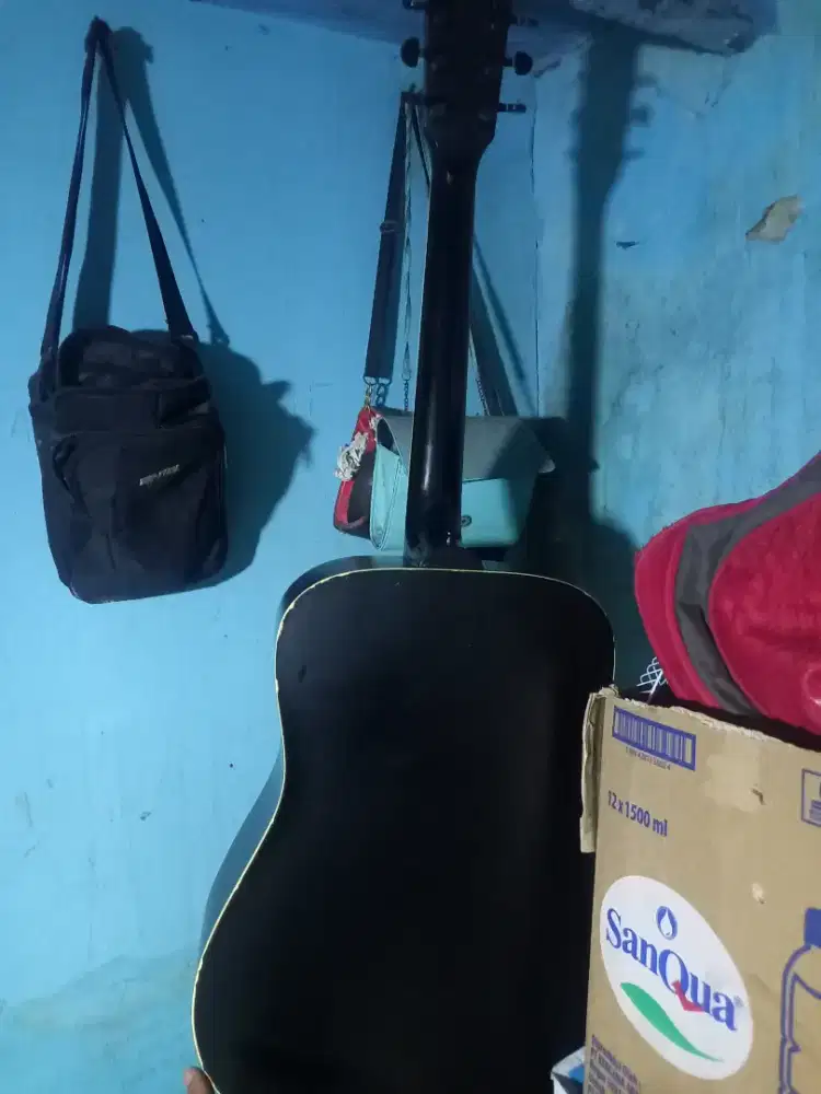 Mau jual gitar udah lama jarang di pake