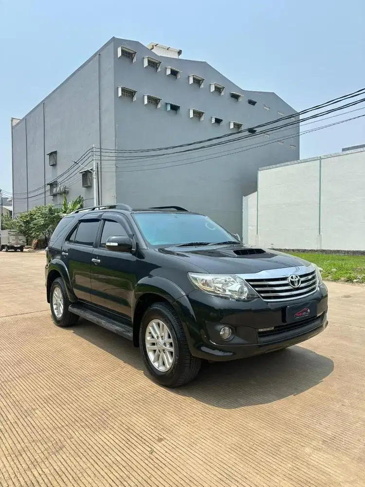 Toyota Fortuner 2.5 G VNT 2014 Automatic ( Hitam Metalik )