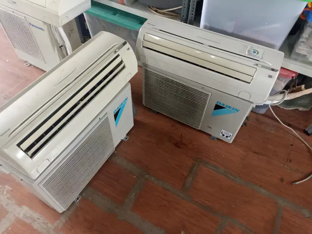 AC DAIKIN FULLSET THAILAND 1/2 PK ,DAYA LISTRIK 220V 50 Hz