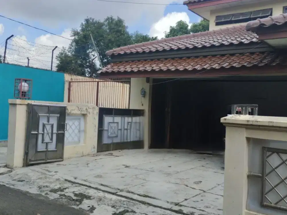 TANAH KUSIR, Rumah Siap Huni 2-lt daerah Jakarta Selatan