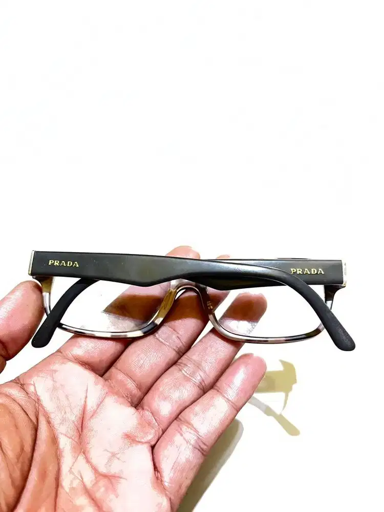 Frame kacamata prada