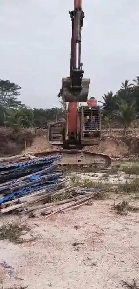 Dijual Hitachi ZX 210F Tahun 2006