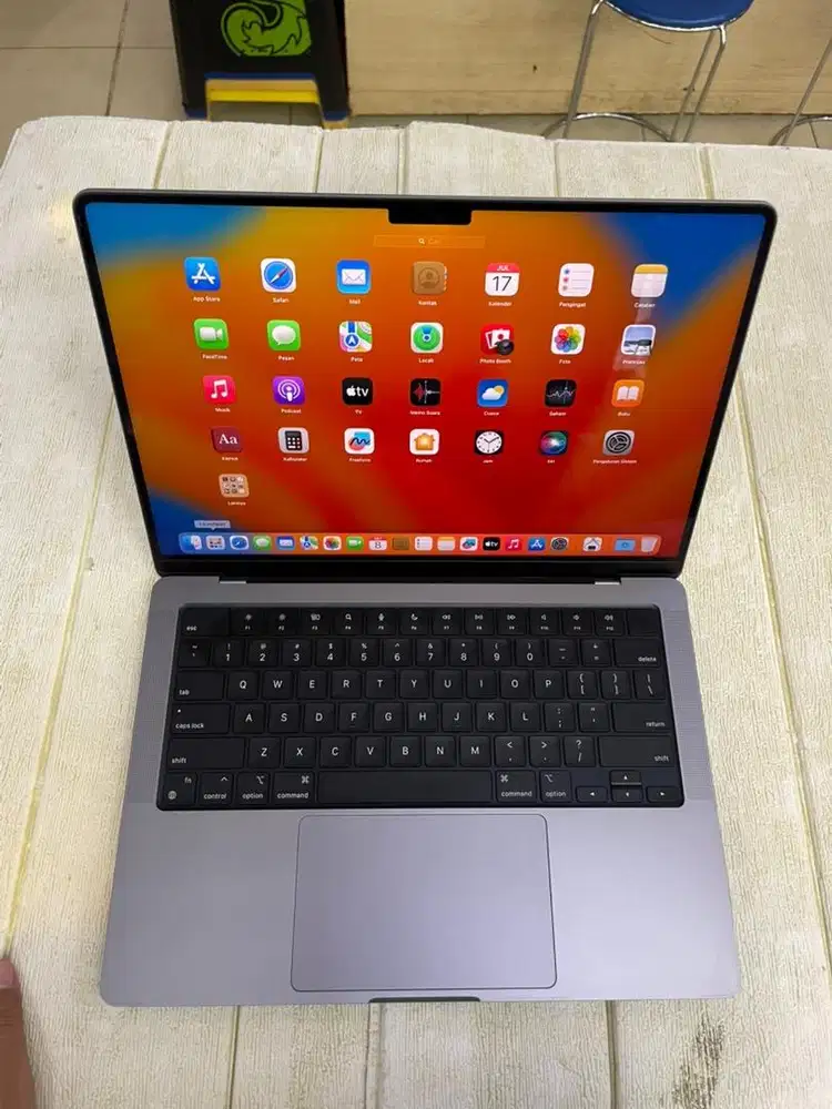 (ibox) Macbook pro M1 pro 2021 14 16gb/512gb bekas second original