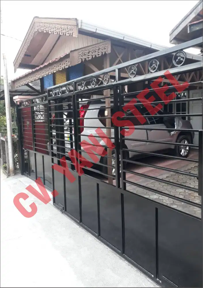 Balkon dan Tangga Putar Besi Minimalis