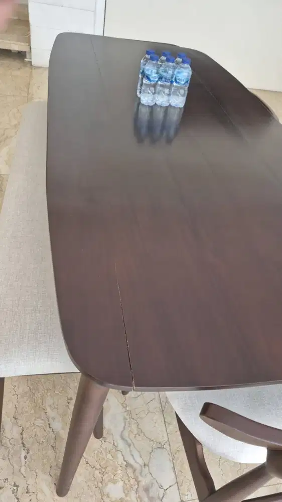 Butuh Jasa Perbaikan Meja Kayu Retak – Segera!