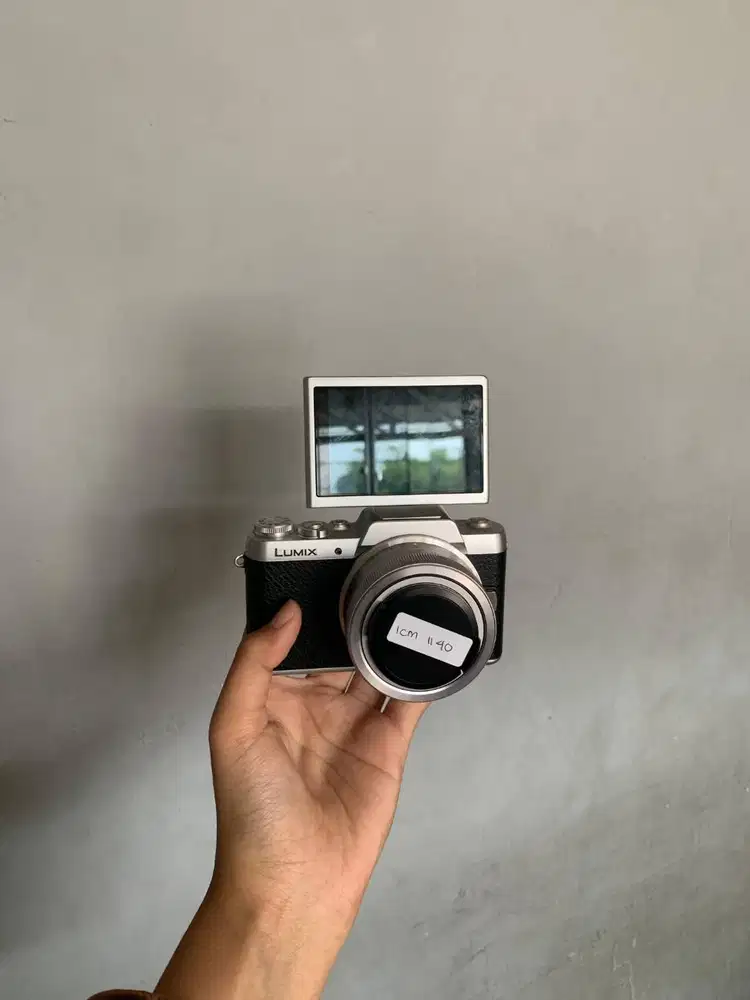 KAMERA LUMIX GF8 + KIT