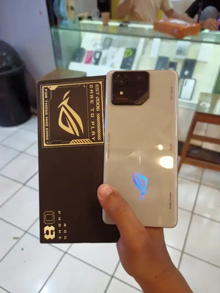Jual Asus ROG 8 12/256Gb Second Mulus Fullset Garansi Sudah Habis