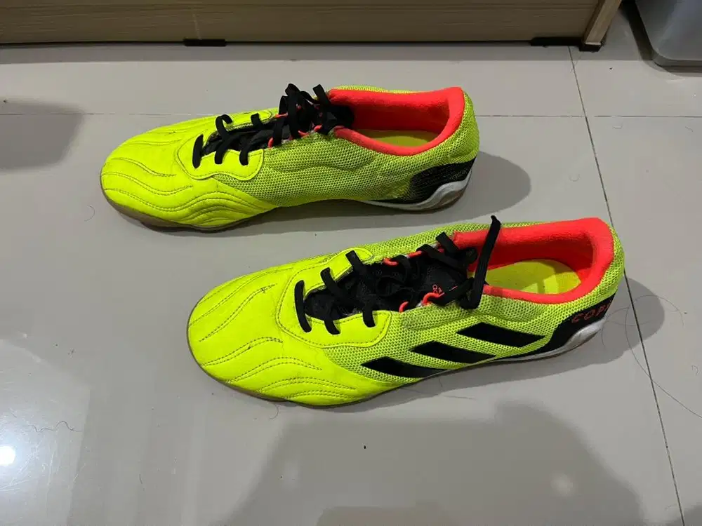 Sepatu Futsal bekas