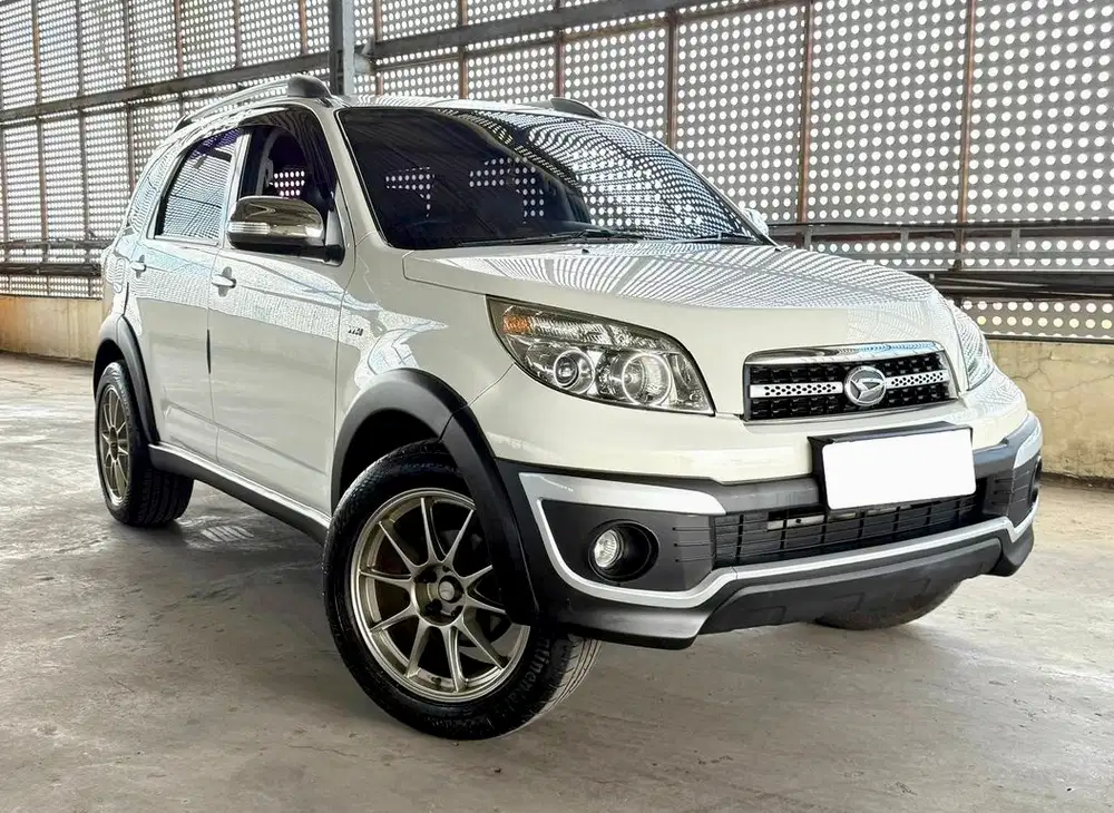 Daihatsu Terios TX 1.5 Bensin 2013 Putih Matic / AT ISTIMEWA BOSS !!