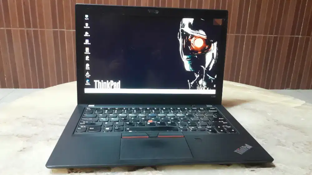 Thinkpad Lenovo X280 core i5 Ram 8GB ssd Nvme 256GB Backlight GEN 8