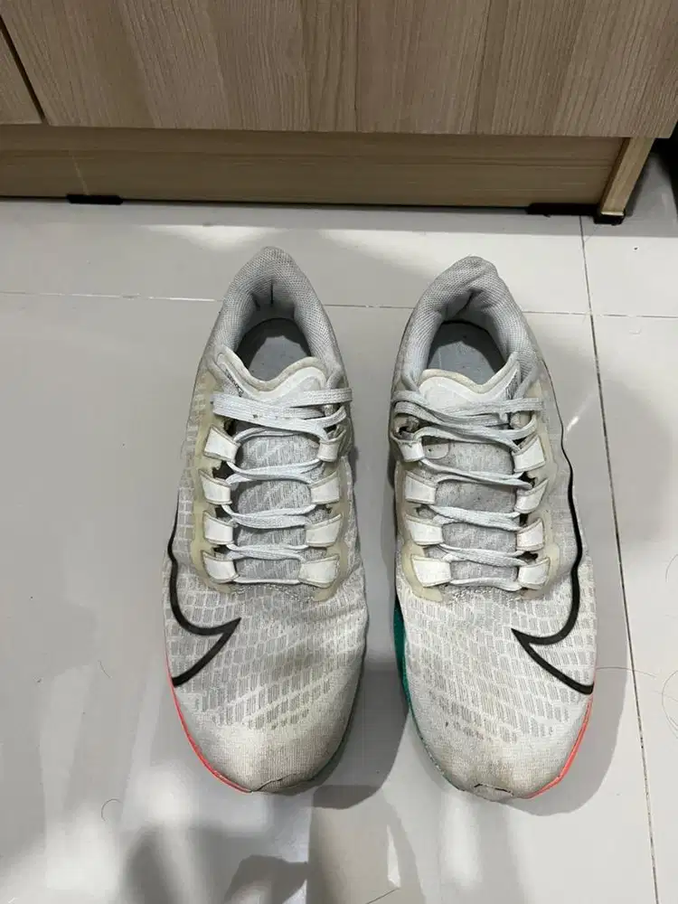 Sepatu olahraga
