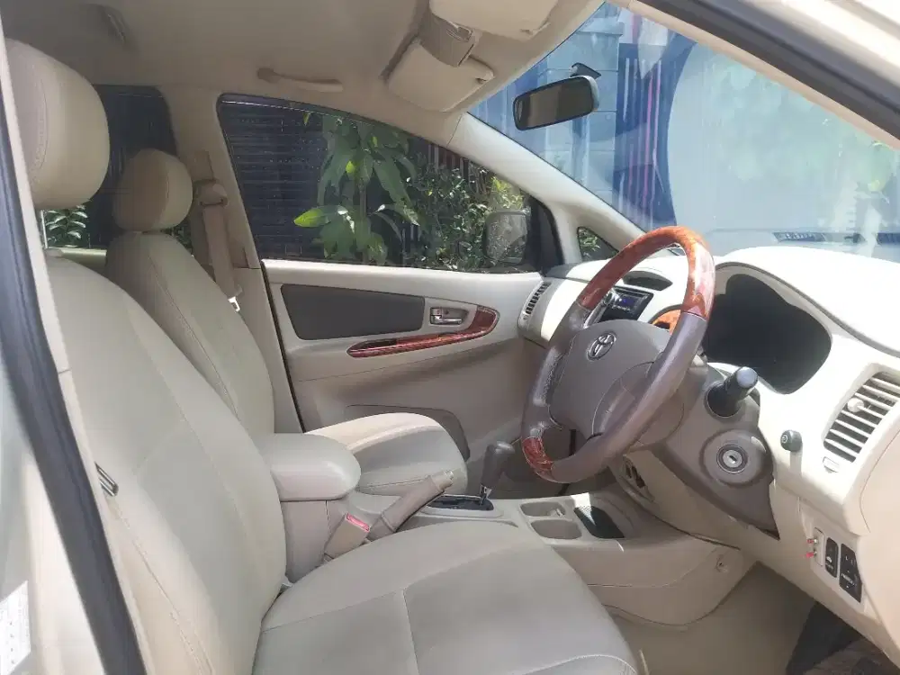 Innova 2.5 V Matic Tahun 2008