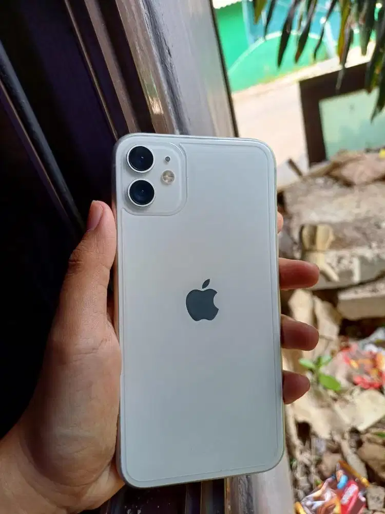 Dijual iphone 11 128gb white