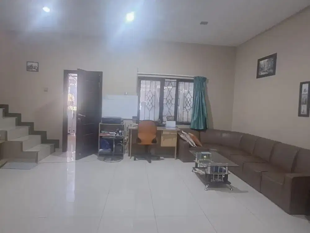 RUMAH DUA LANTAI CIPEDES